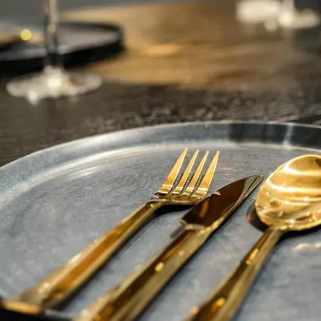 For Groups & Families - Free Parking & Near Attractions Apartmán *