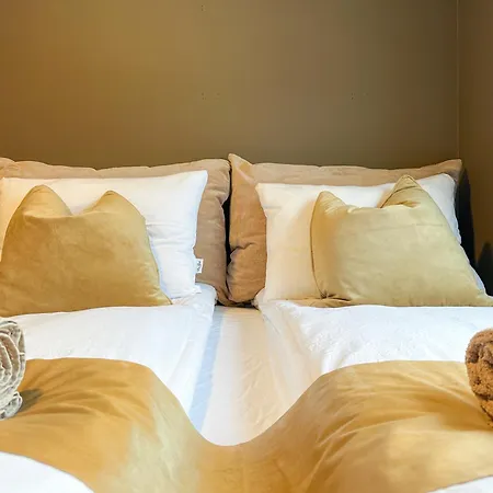 Apartmán For Groups & Families - Free Parking & Near Attractions *