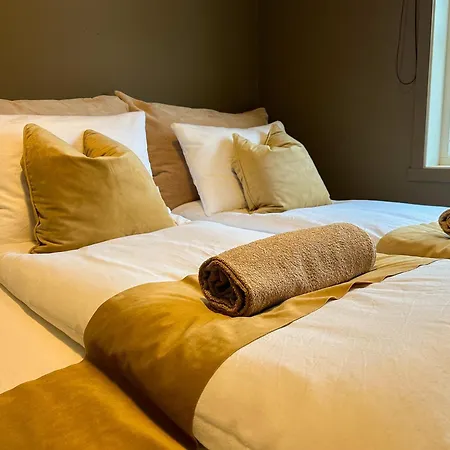 For Groups & Families - Free Parking & Near Attractions Apartmán