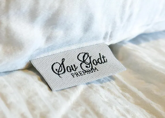 For Groups & Families - Free Parking & Near Attractions *